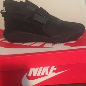 Nike Komyuter QS